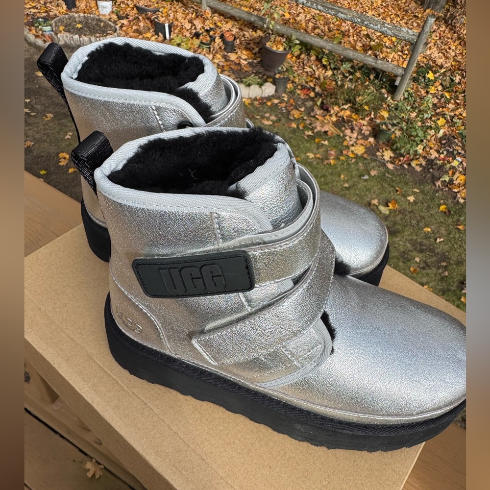UGG K Neumel platform boots